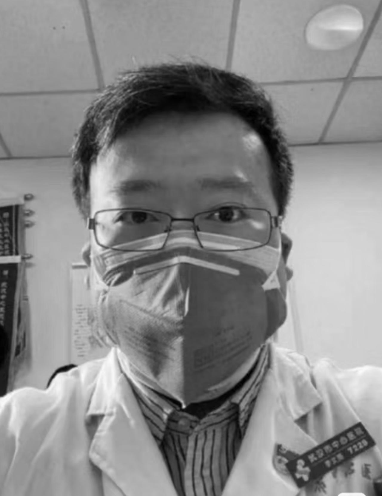 清明，敬献一束白菊。
他离开六年了。
那年他35岁，大儿子5岁，小儿子还没有出生