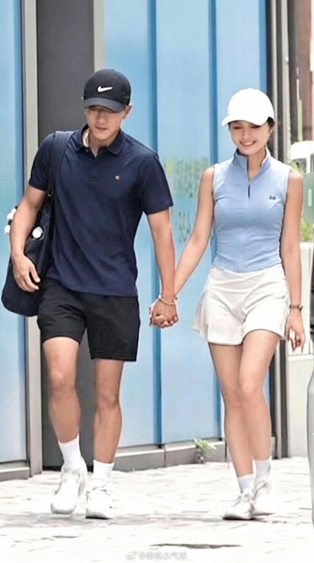 刘恺威直接承认和小20岁的黎纪君恋爱，评论区全是网友喊羡慕，说这艳福真的不浅。