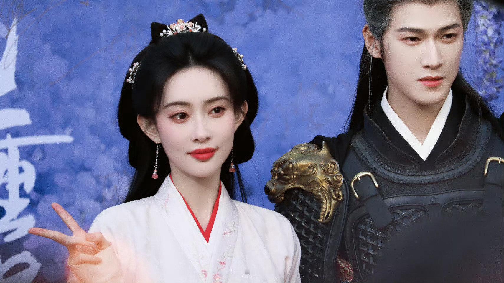 李昀锐纪念九重紫开播一周年最好的昭昭墨墨啊，转眼已经一周年了！希望两位都越来越好