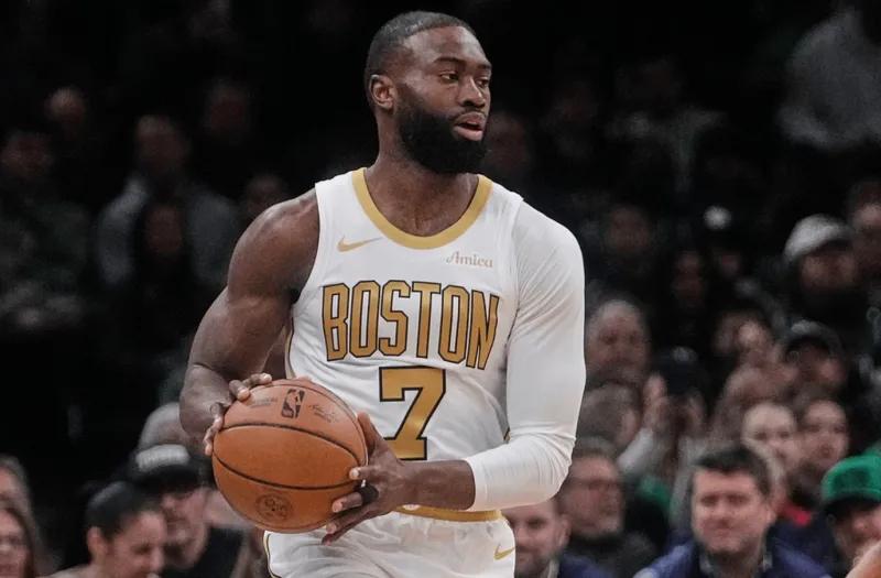 为什么丢失12月东部月最佳绿军布朗会那么生气？
为什么布朗会在对阵快船的时候大开