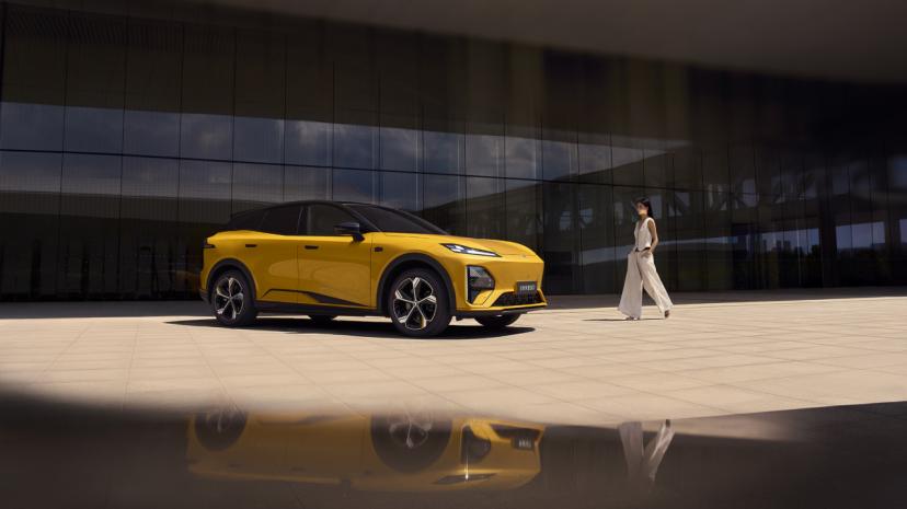 深蓝S07的登场，立于长安汽车集团3000万辆整车下线与深蓝汽车品牌自身70万辆