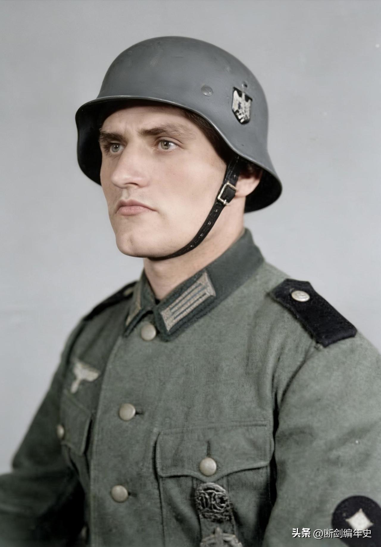 戴钢盔的德军

二战德军造型 二战德军钢盔 历史 历史老照片 二战 二战老照片