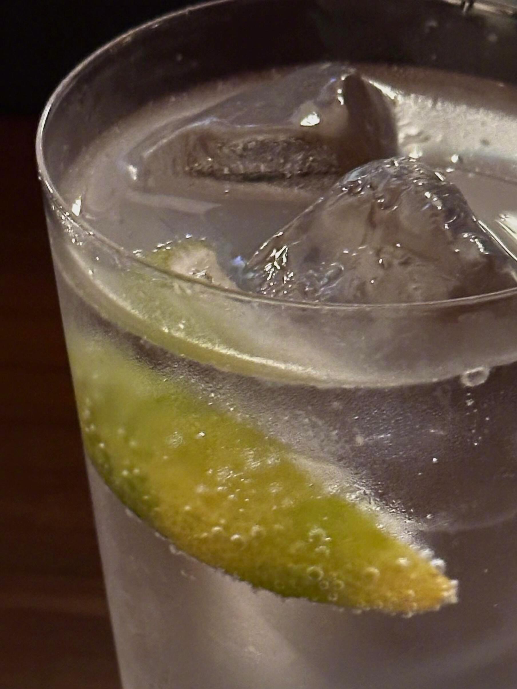 日子渺小重复，却因帧帧瞬间而丰盈