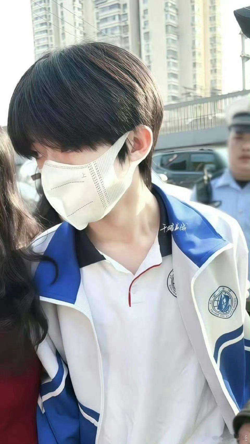 杨博文是本色出演吧 网传杨博文在《我们的少年时代2》中饰演的周扬是学生会会长，成