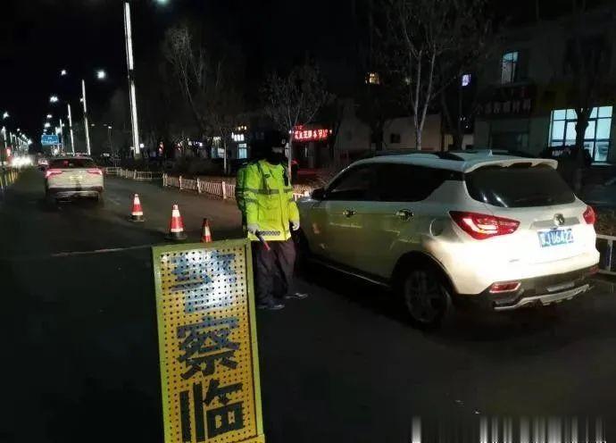 乌兰察布交警 严寒来袭 警心向暖——乌兰察布市交警岁末年初开展统一行动