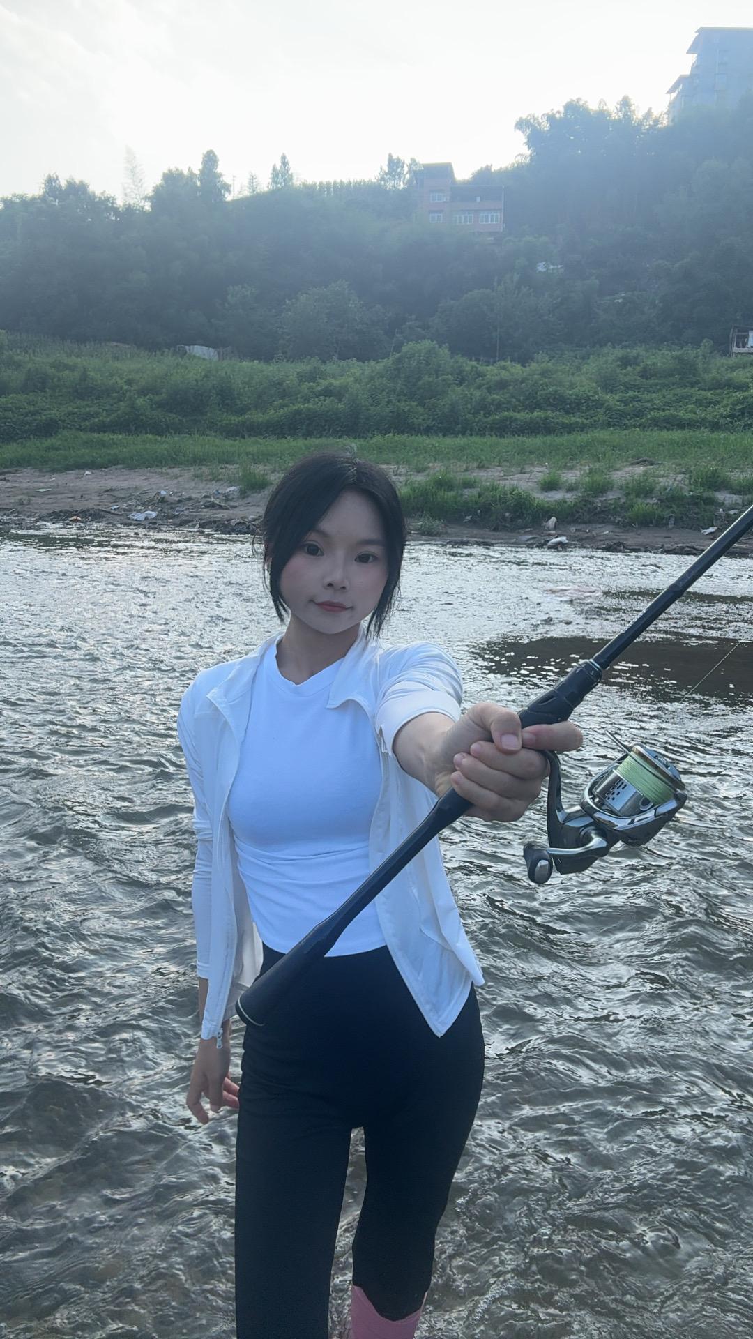 最近天天当空姐心情都不美丽了 你们敢发鱼货给我我一巴掌呼鼠你们