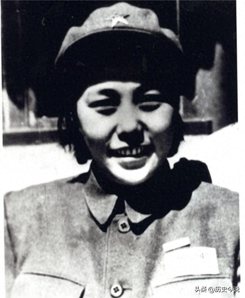 蹇先任：湘西首位女红军，半生守初心，女儿终成少将
 
阅读此文前，诚邀您点击一下