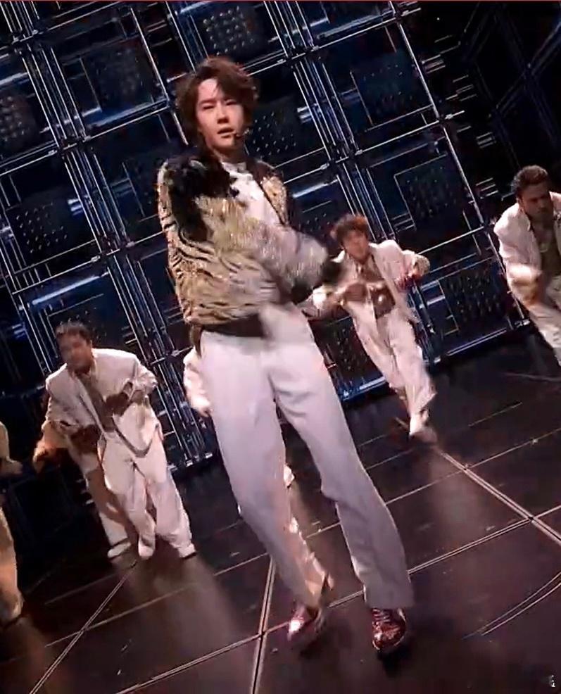 谁把漫才兄弟放王一博后面的春晚这节目顺序太懂了！刚被王一博帅晕，下一秒就被漫才兄