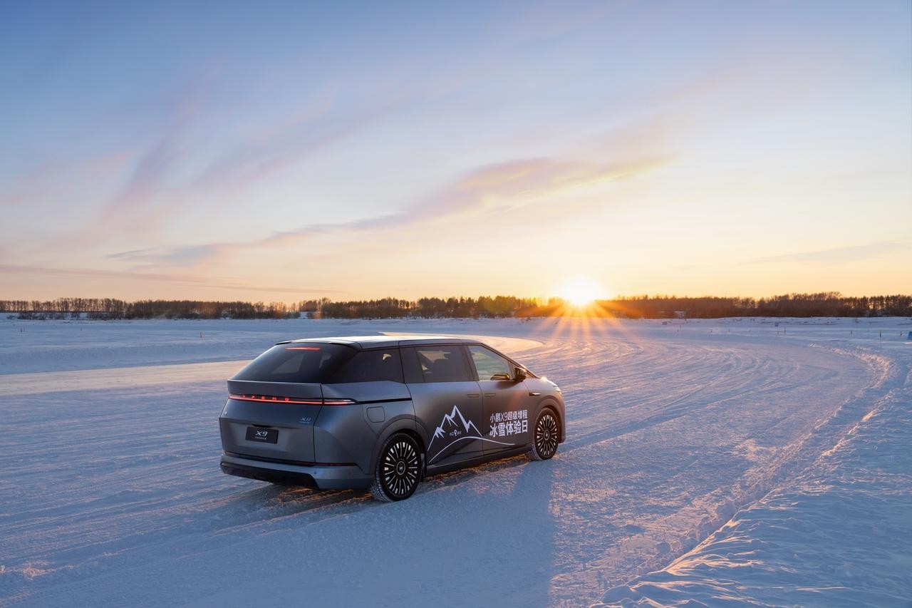 刷到大师兄正在冬测小鹏X9超级增程，正好聊聊新能源车冬季用车的话题。大家在冬季寒