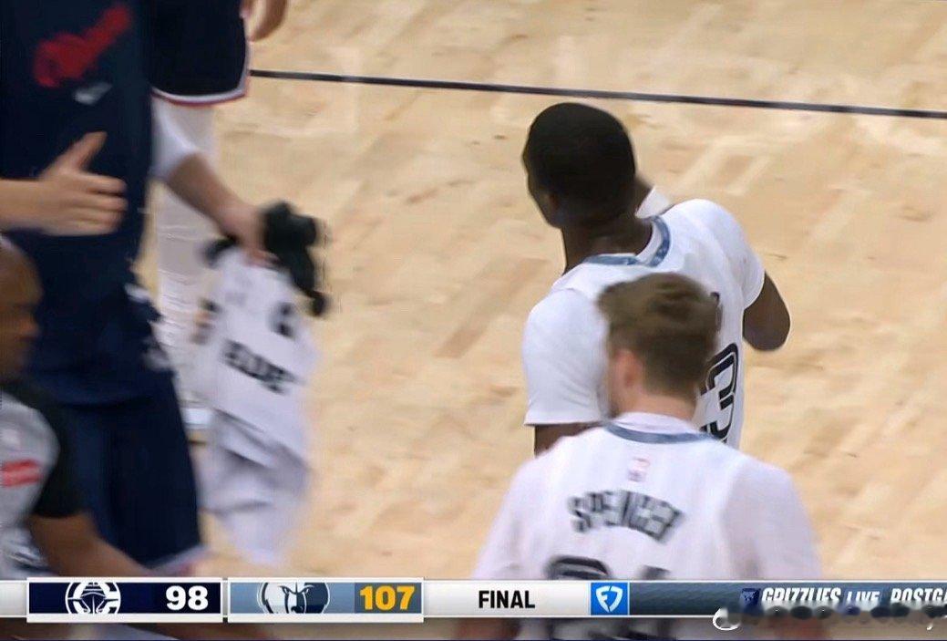 灰熊107-98双杀快船 