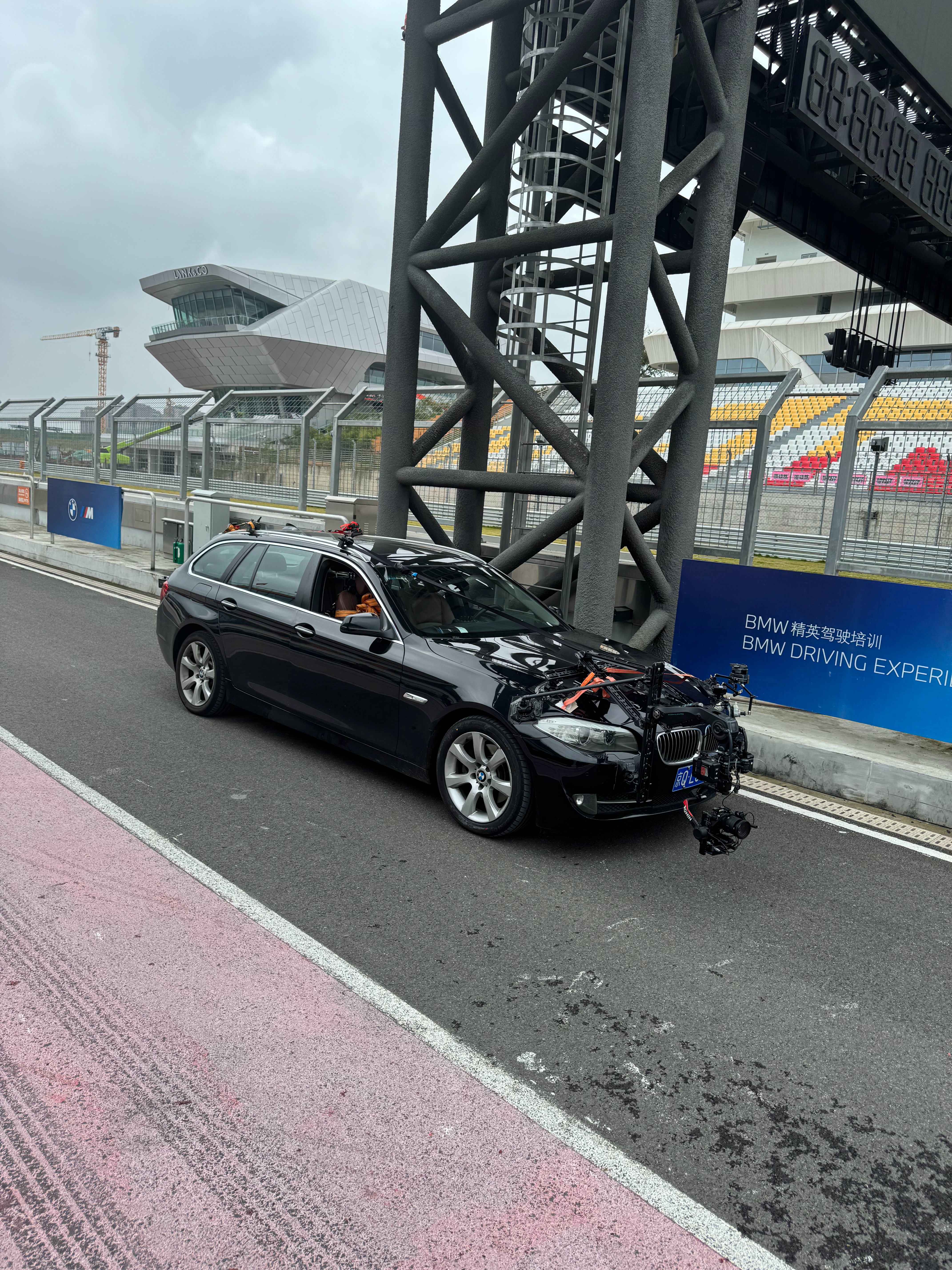 五系旅行 拍摄车我感觉这哥们该换车了追不上M3旅行[并不简单]  ​​​