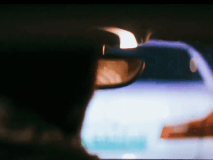 王珞丹新剧一上来就这么顶 王珞丹这次的角色，开局就置身于风暴中心。在新剧《暗恋者