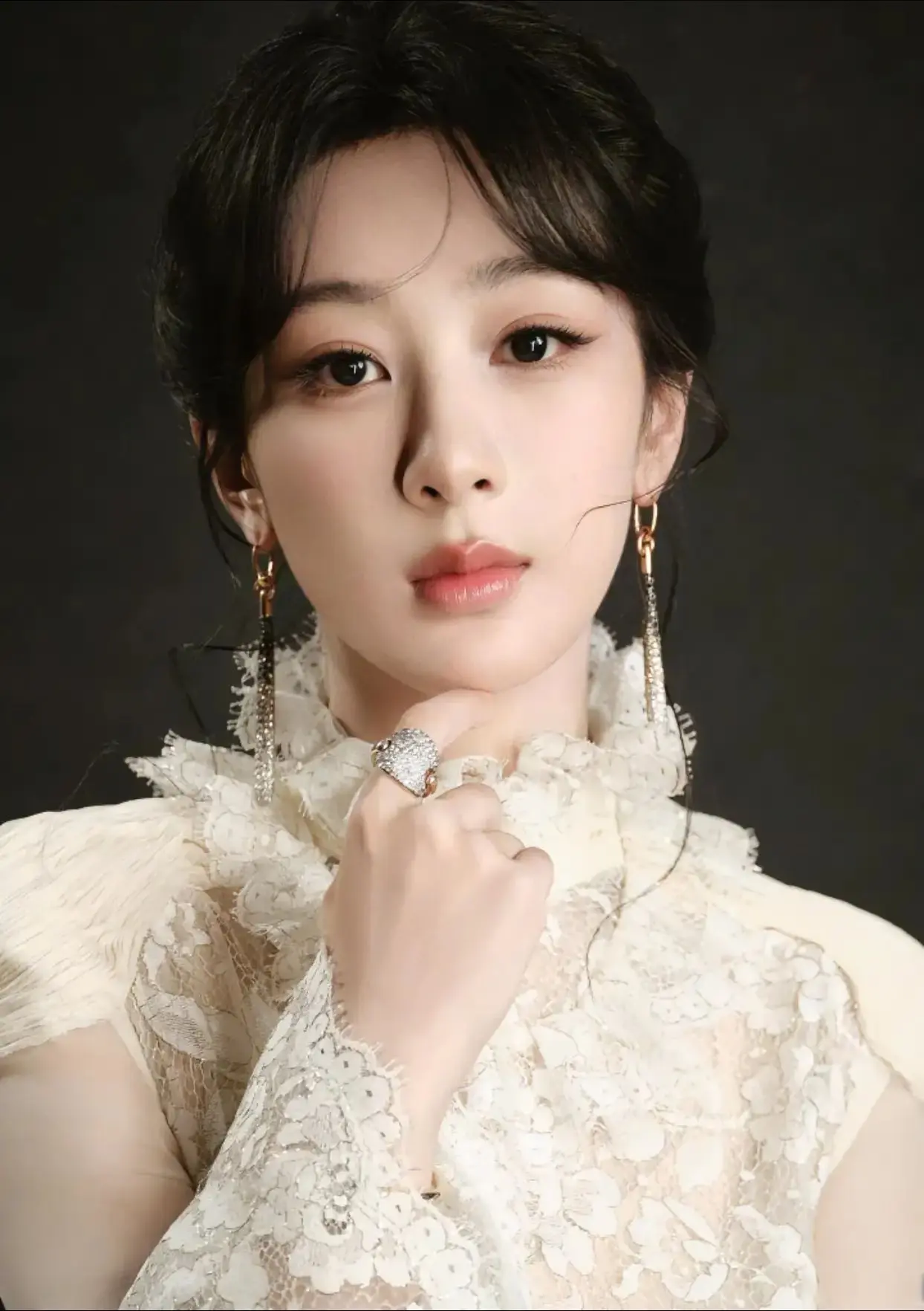 上热门 爱生活爱美丽自信的女人最美 清冷感美女 性感女神穿搭 甜酷