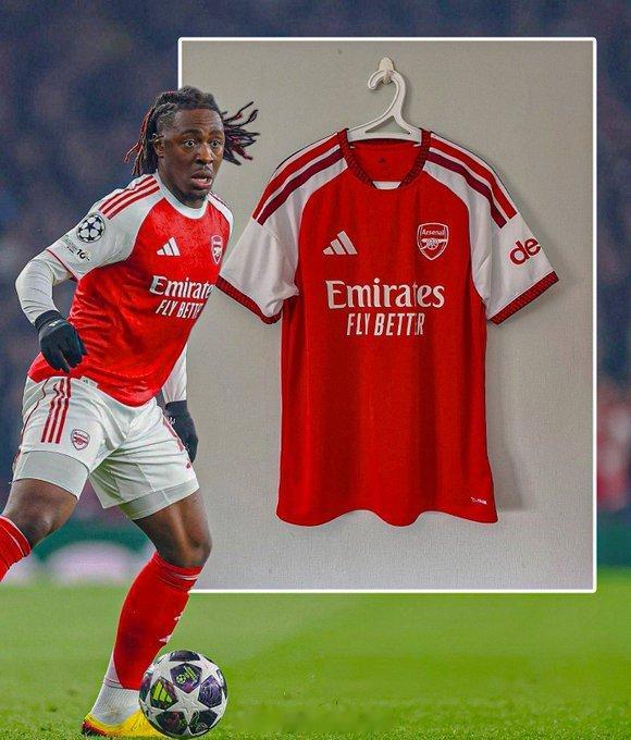 阿森纳2026/27赛季主场球衣的照片已经曝光，枪迷们怎么看？  英超联赛 阿森