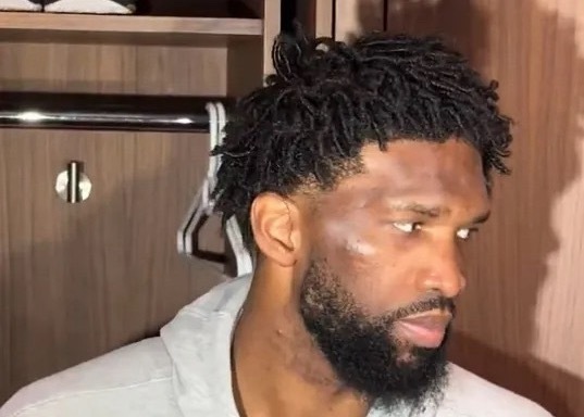 在今日结束的一场NBA常规赛中，76人主场以157-137大胜公牛。场比赛，76