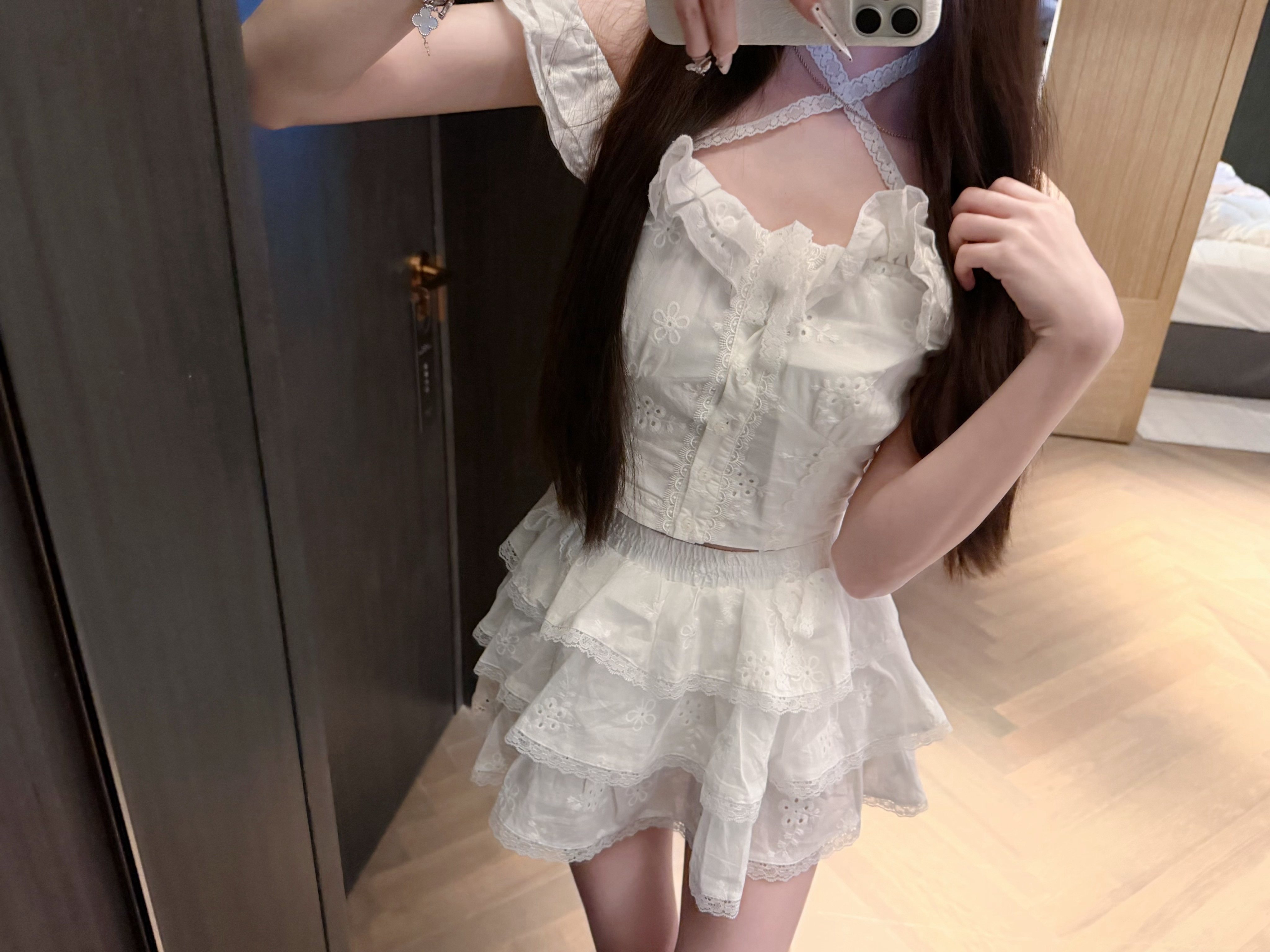 人类只是我的兼职˶>ㅅ<‎˶ 