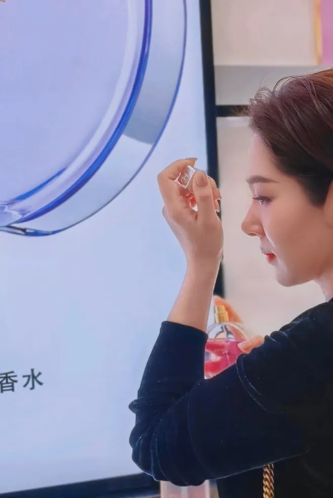 掉进香水海洋里，选择困难症犯了！！ 