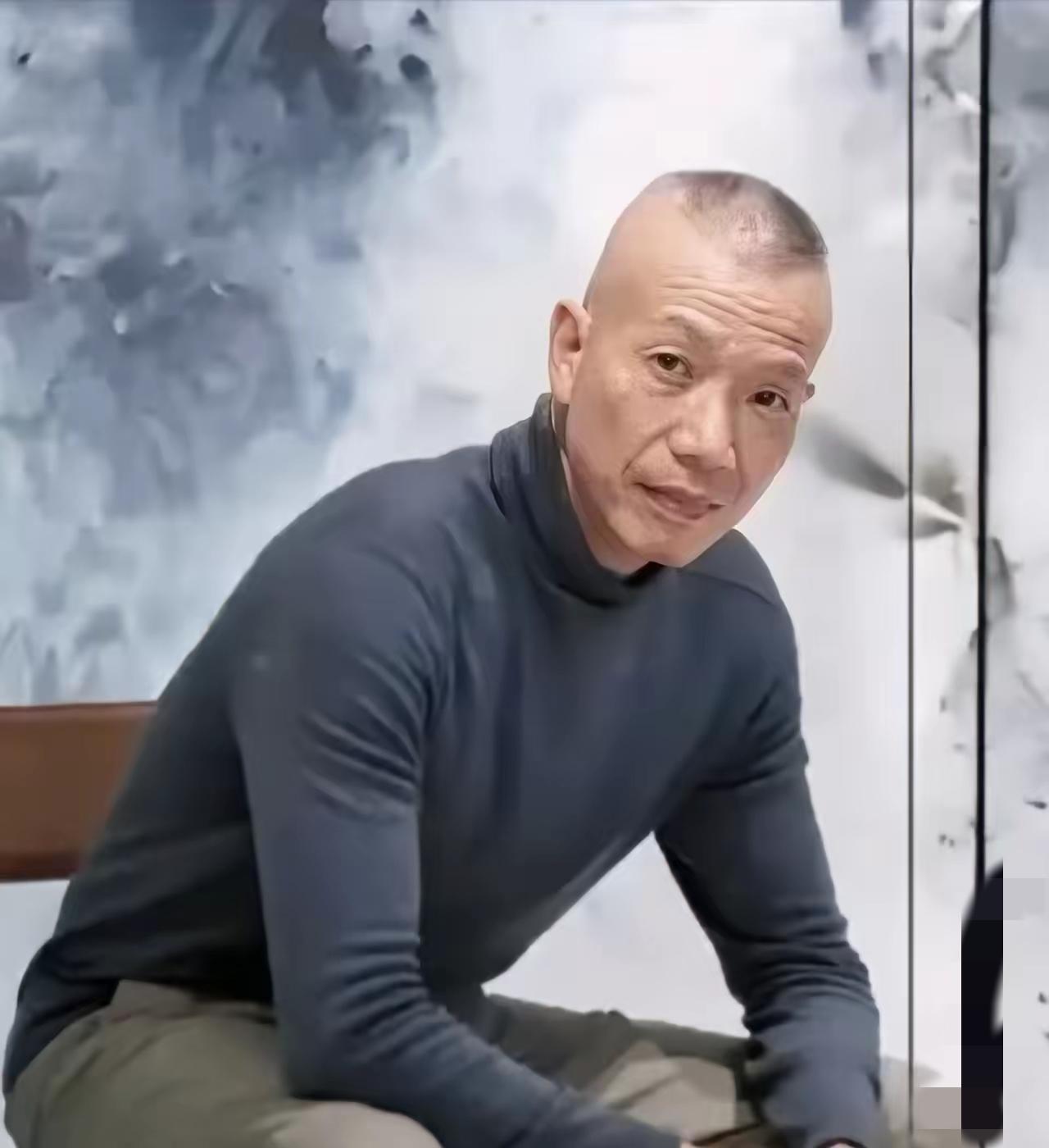 蔡国强因一场烟花秀而遭到公众的唾弃，
失去了公众的信任，
此次事件不仅仅是颜面扫