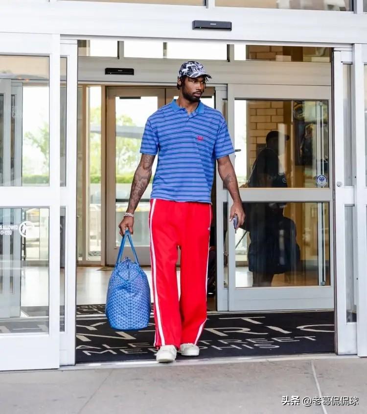 火箭大将伊森终于迎来了爆发！在今天火箭客场挑战鹈鹕的比赛中，目前双方的上半场比赛