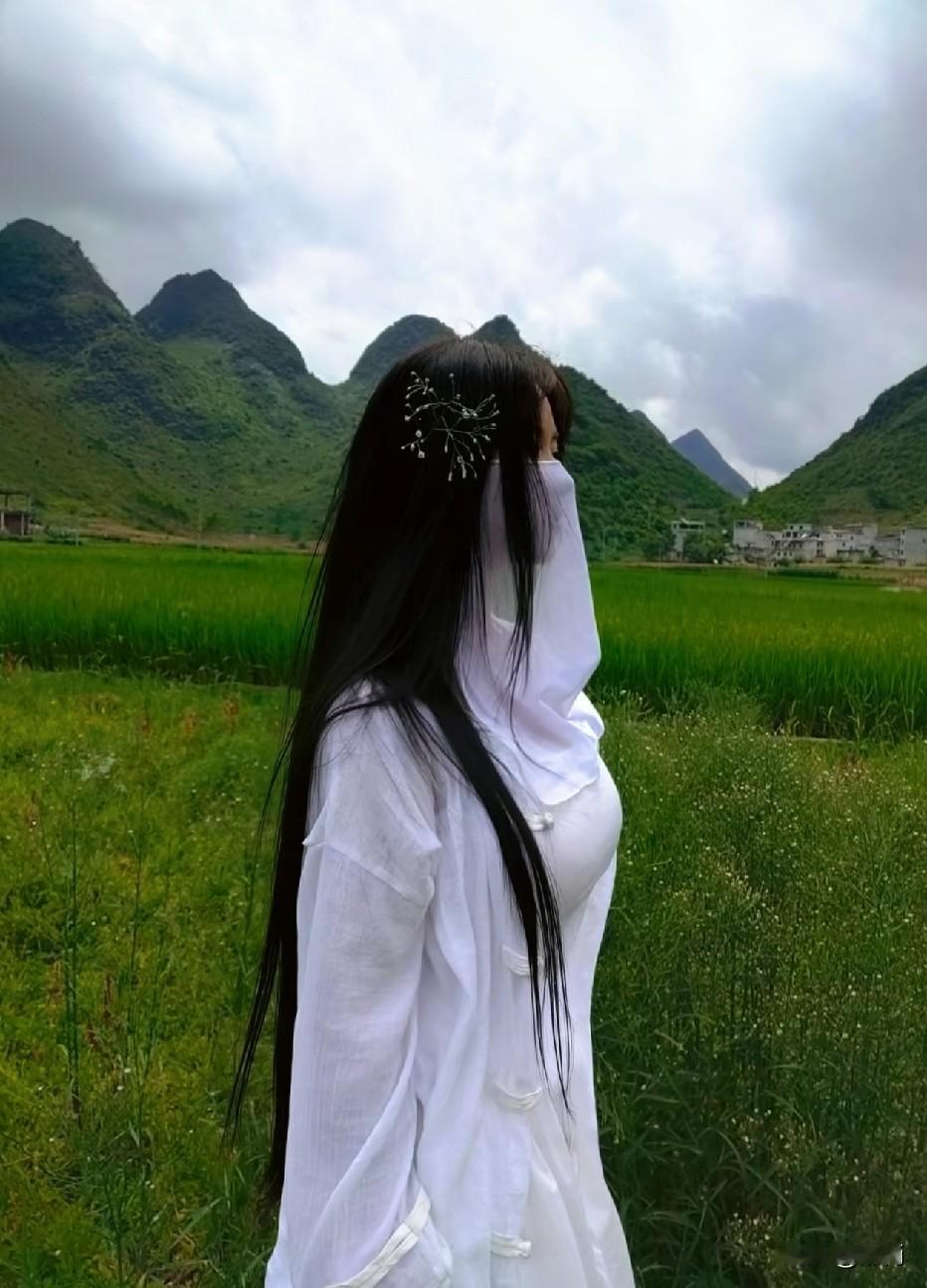 果然美人不是凡胎生，这谁见了，不迷糊