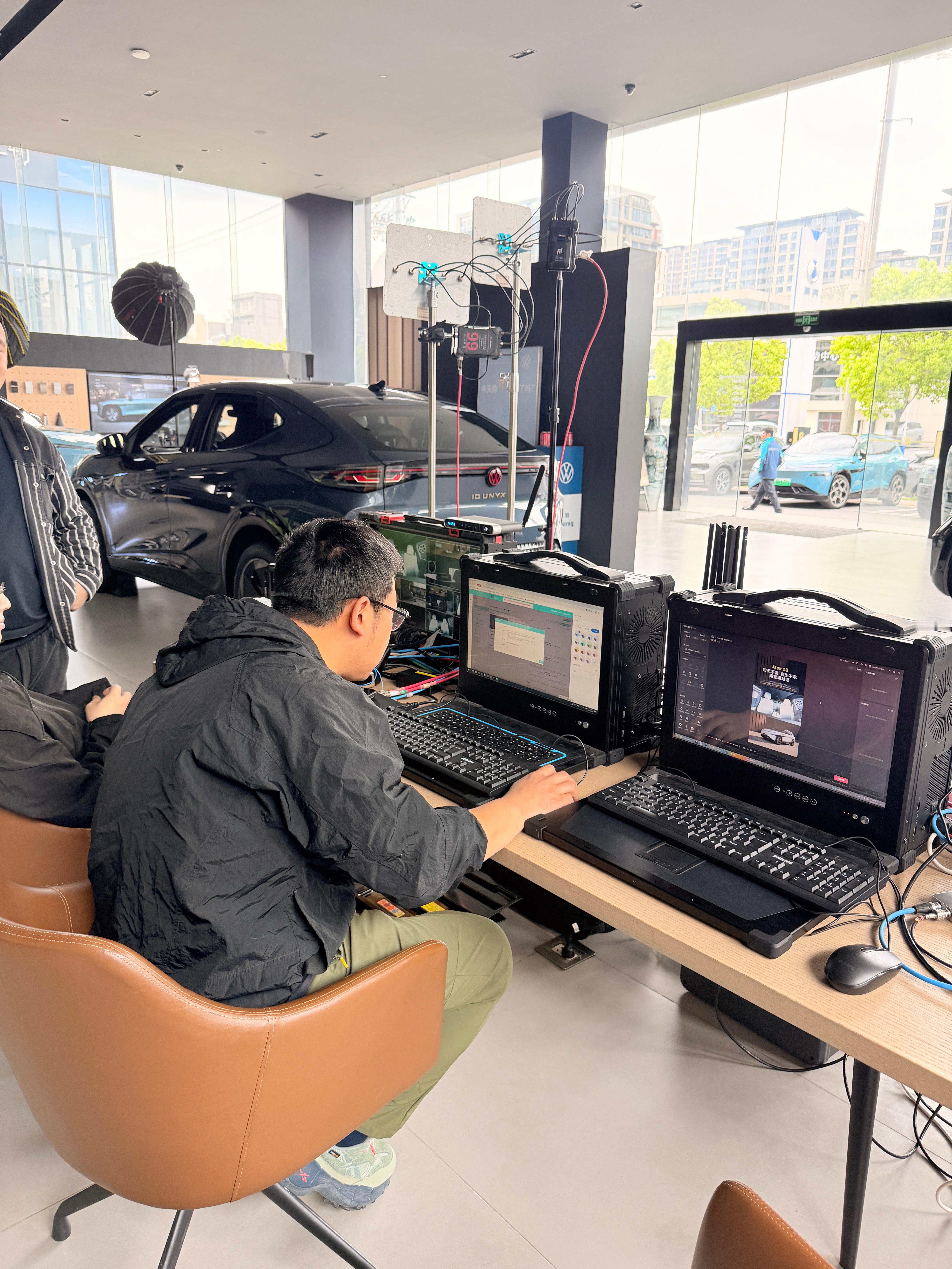 今天是嘉宾+主持人。我要去记流程了！！！晚上19：00记得锁定你胖豆直播间哈🎥