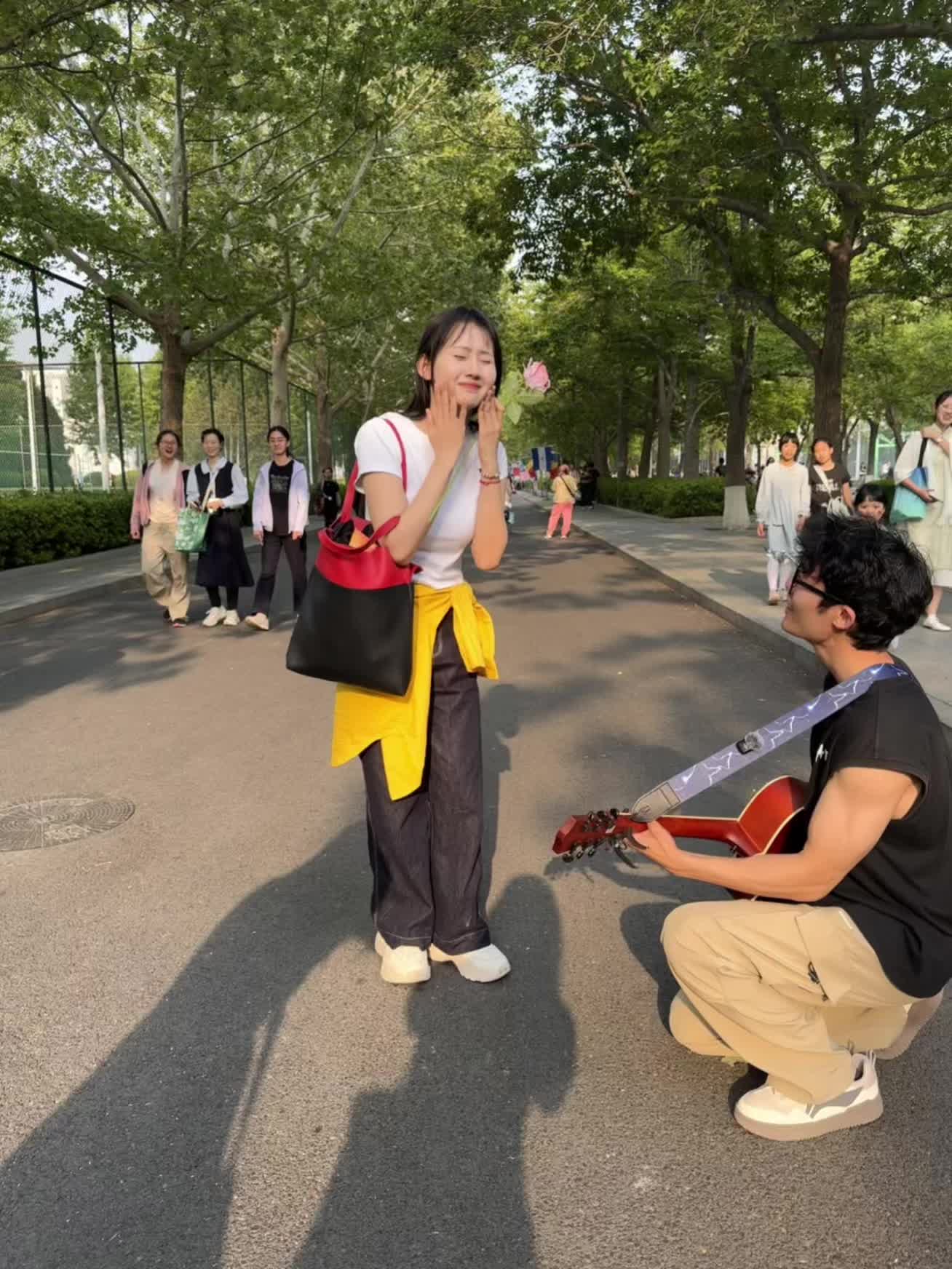 当抽象博主遇到“社交悍匪”🤪 去北语文化节找朋友玩 偶遇大博主 哈哈...