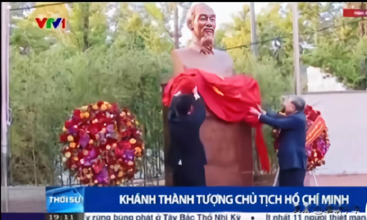 苏林访问韩国属于“公私两不误”，于公是国事访问，两国就经贸等事务进协商谈判；就私