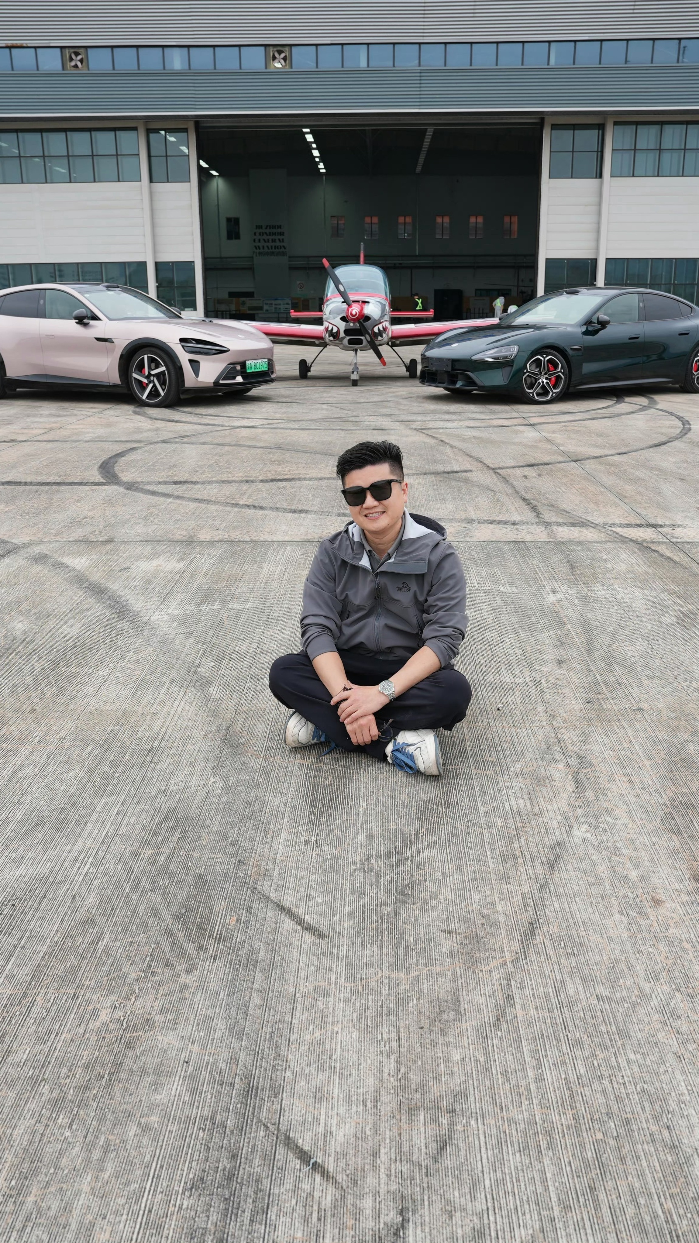 很硬的兄弟们早早早！ 又是很硬的一天天