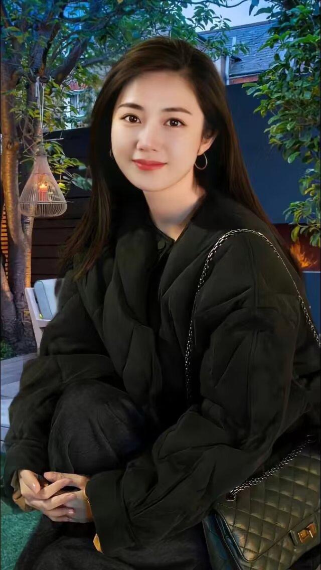 人生就是一半一半 很喜欢一句话：“人生哪能多如意，万事只求半称心。” 友谊：一半