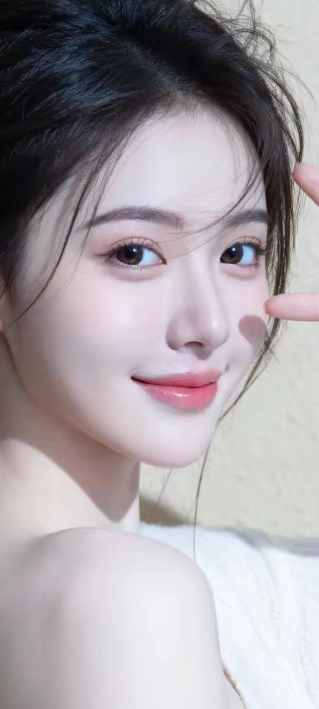 阳光下的甜美笑容，元气满满的一天！🌞😊