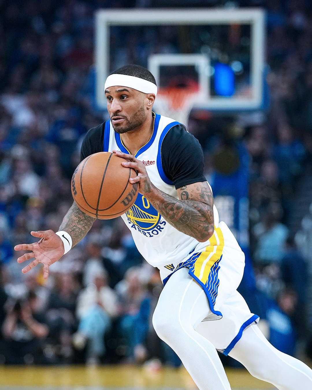 佩顿二世14分，3篮板，2助攻。火箭vs勇士