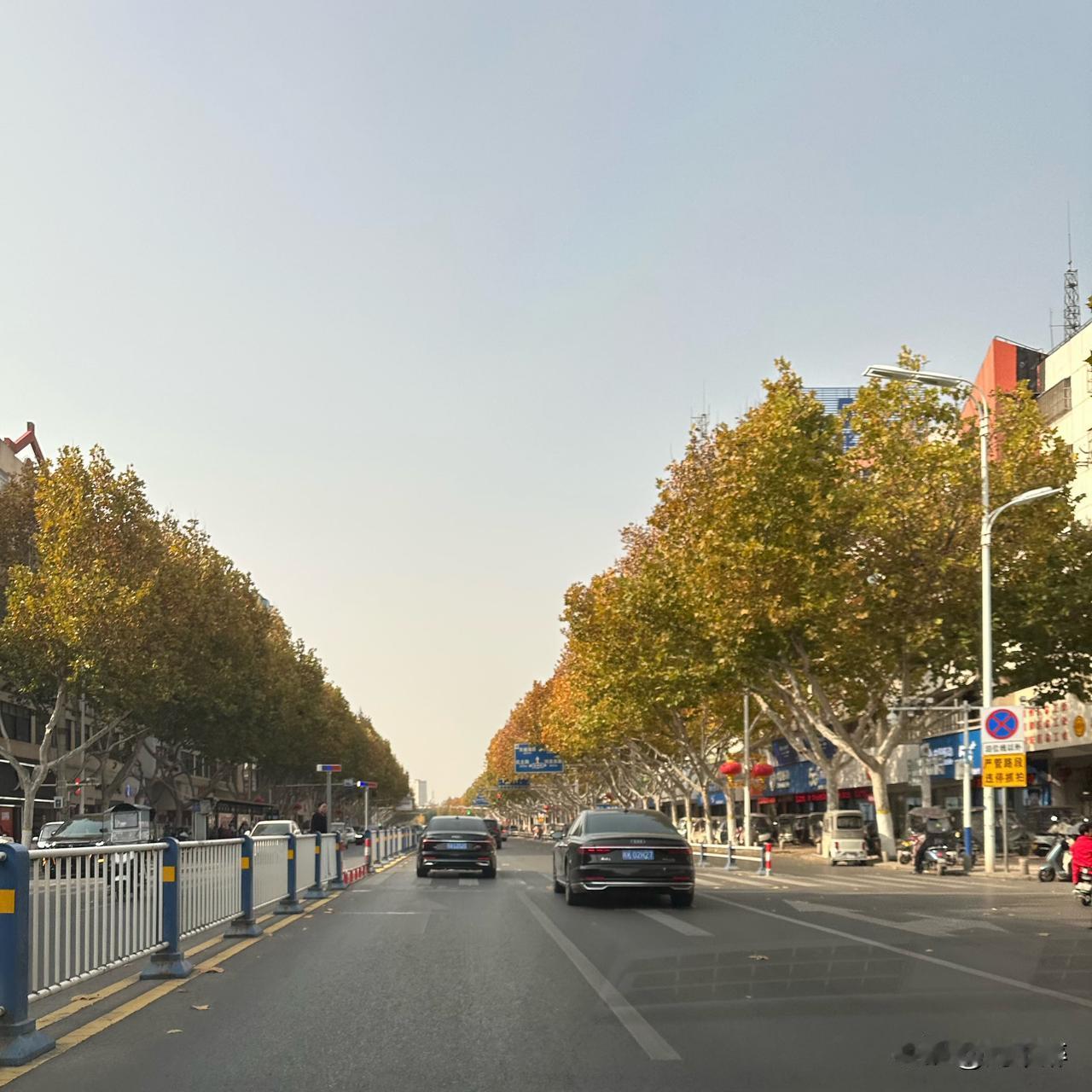 写要用心
玩要开心
与其写头条
不如玩头条
用心写不一定开心
好好玩就一定开心