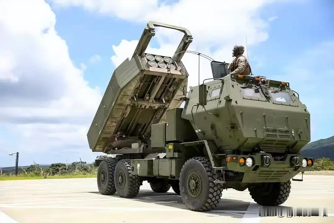 台海首轮打击锁定563目标！1500架无人机织就天网，1天定胜负
 
我军东南方