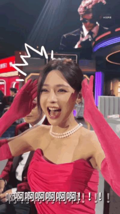 沈梦辰看这个德行。
和杜海涛其实都是一路人！

好歹也是湖南台出来的主持人
应该