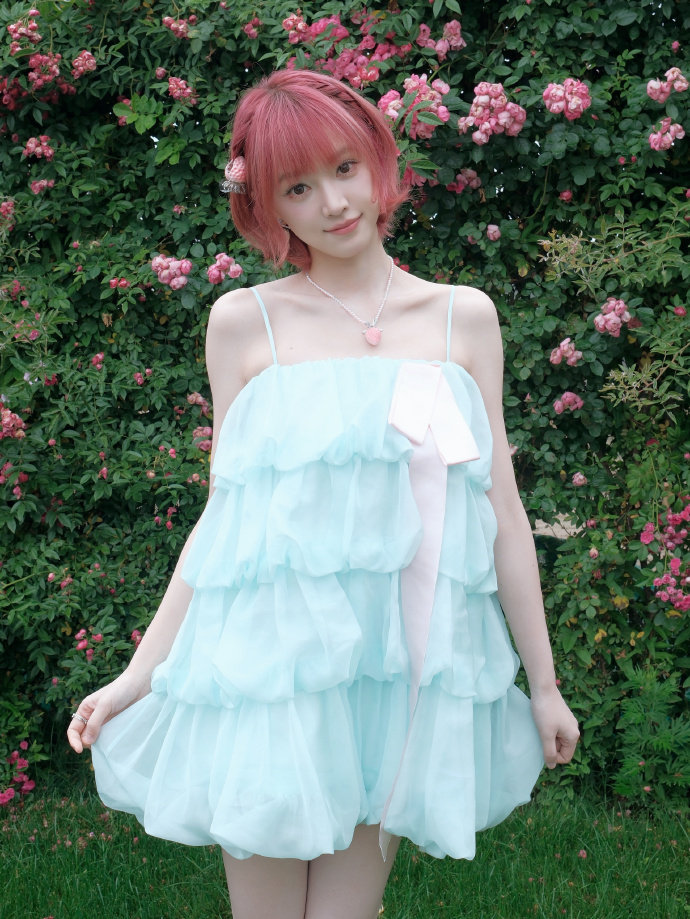 黄灿灿薄荷蛋糕裙黄灿灿薄荷吊带裙 黄灿灿薄荷吊带裙 