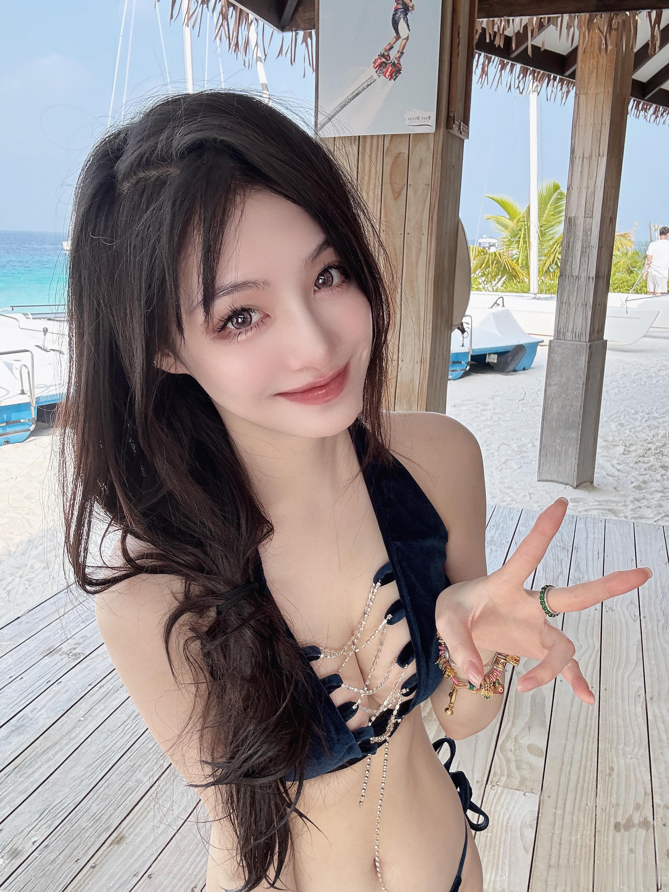 只负责开心 嘻嘻 💭  ​​​