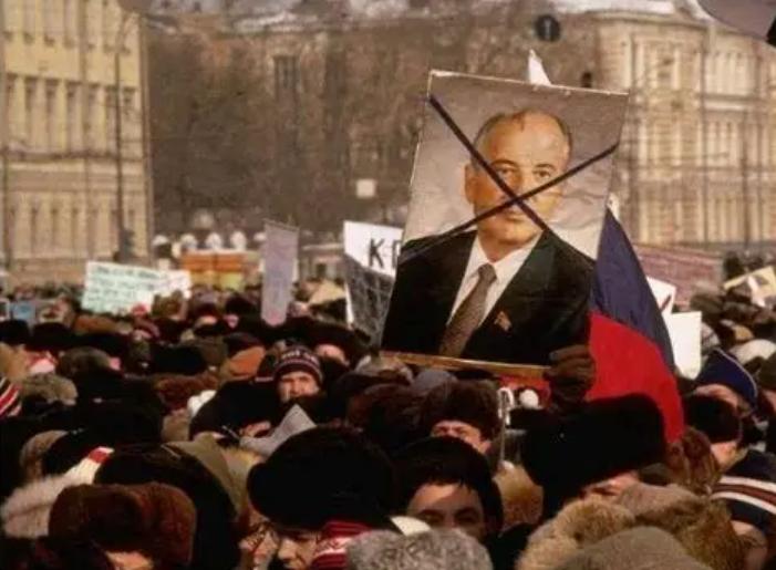 不管是俄罗斯还是巴基斯坦，不管他们在国际形势上还是生意往来上相比于其他的国家，和