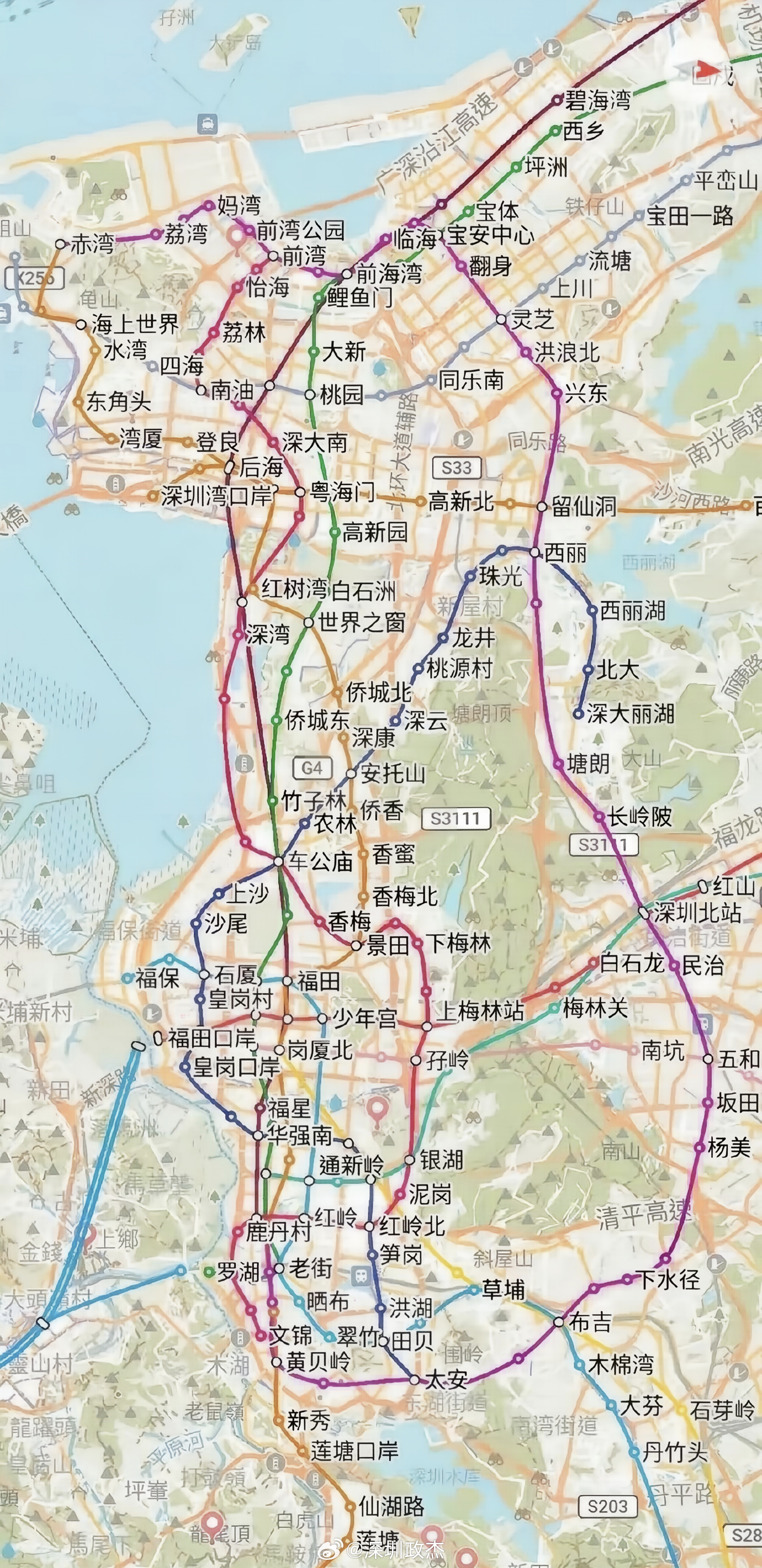 Shenzhen 地铁复杂，但有序。1号线装着深圳的过去，5号，11号线载着深圳