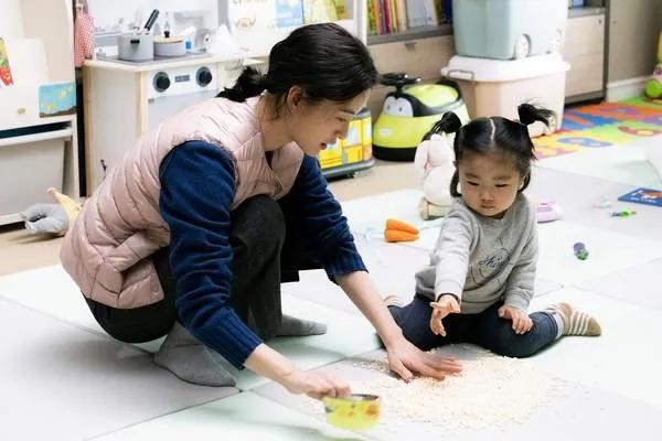 很有道理的一段话：

“如果生活没有柴米油盐，不用生儿育女只陪你风花雪月，我想每