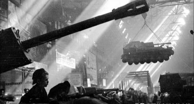 在20年代末苏联为了完成工业化，5年砸了121亿美元。要知道哪怕到了38年日本g