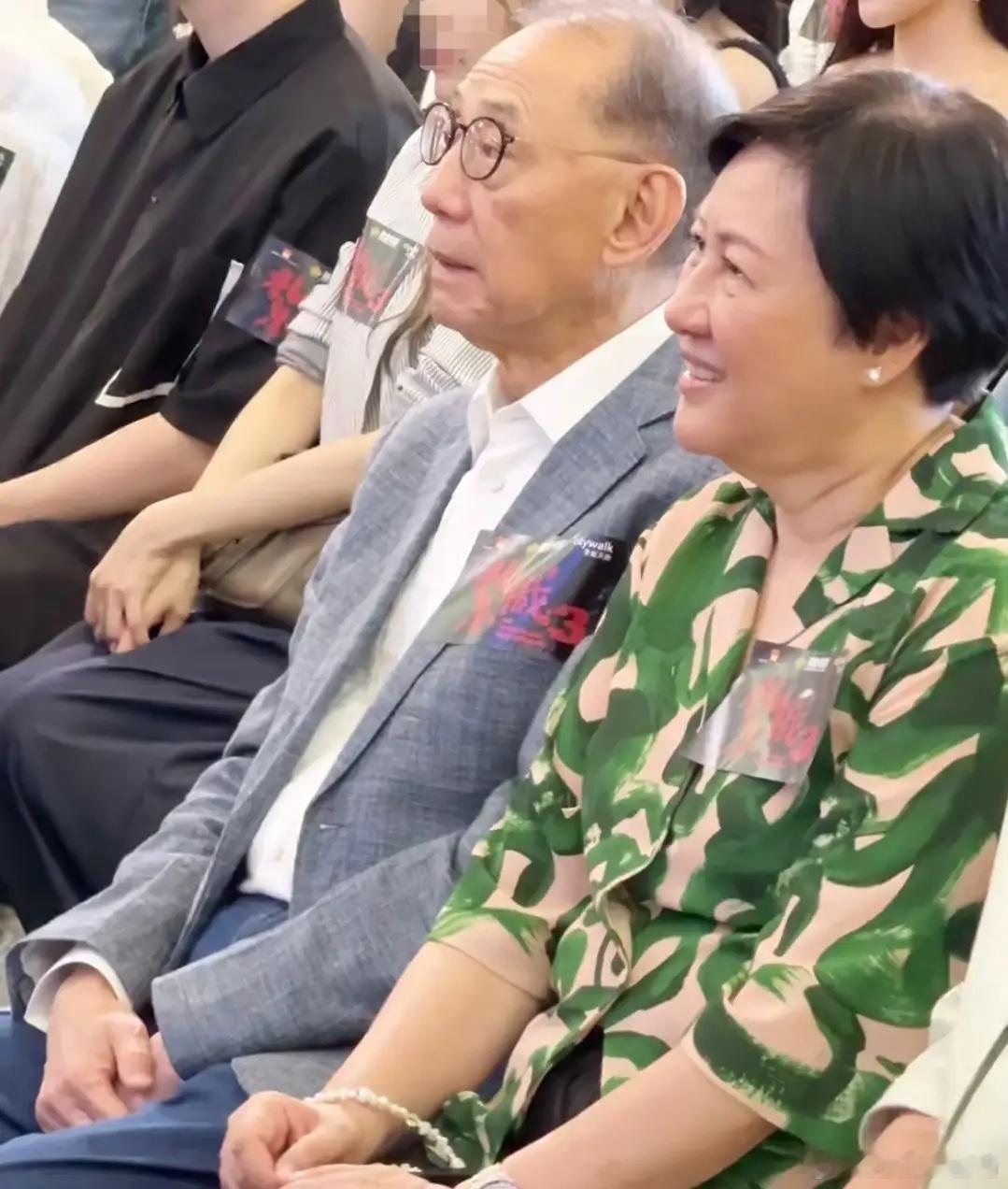 英皇老板杨受成办红宝石婚宴，旗下艺人到场庆贺，向太夫妇也来了！ ​​​