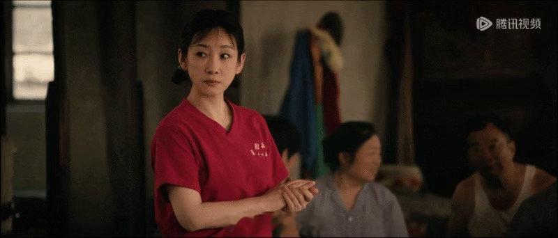 秦海璐主角开播连发三个忍 一句话三个忍，把戏曲人的一辈子说透了。忍身上的痛是身体
