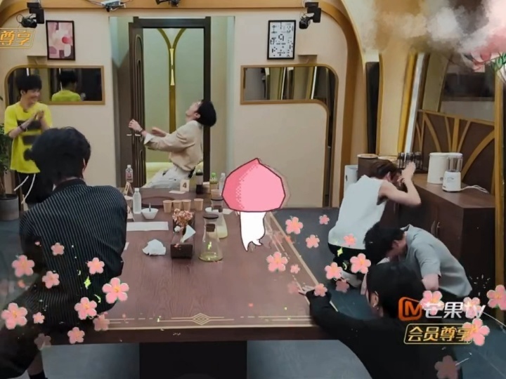 许凯笑成啥了大张伟还在加料谁来救救快笑晕的许凯密室大逃脱 密逃里许凯笑成啥了，大