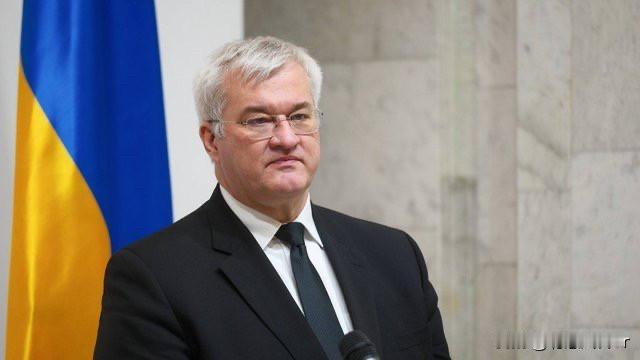 坐不住了！乌克兰外交部长西比加就俄军对乌克兰首都基辅的夜间袭击发出呼吁。他说，我