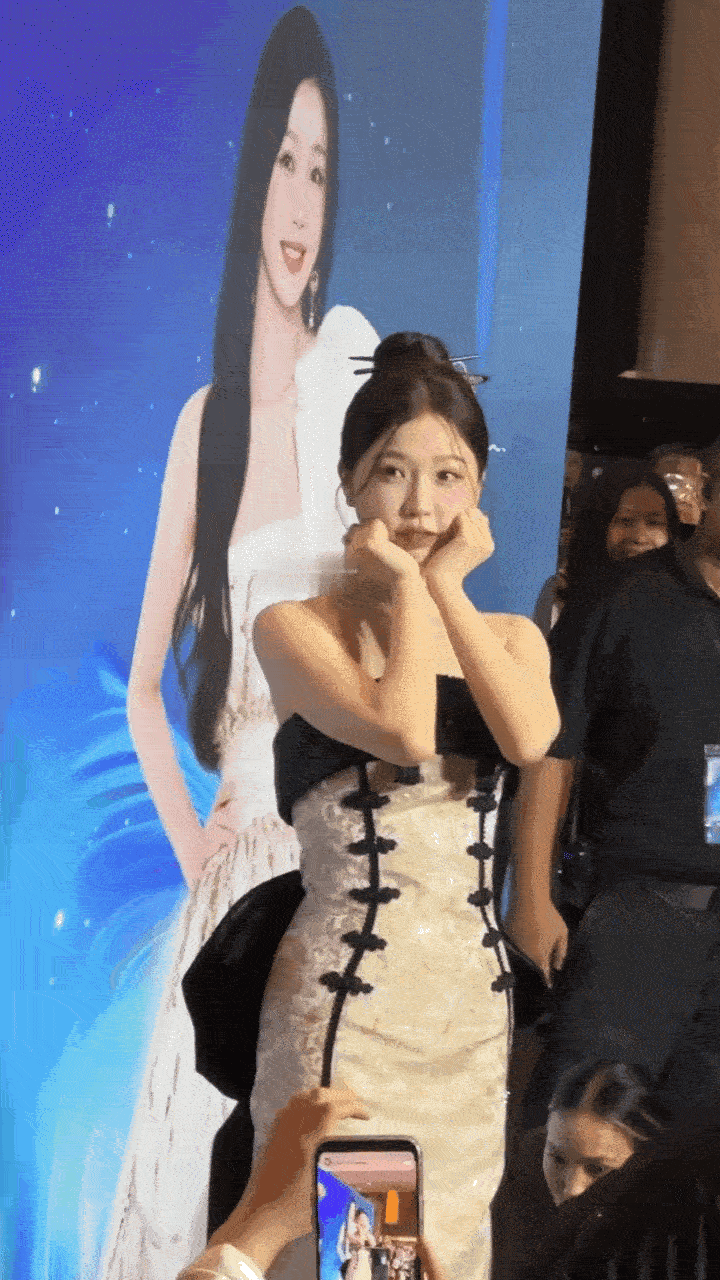 虞书欣这样装可爱自己不觉得尴尬吗？ 