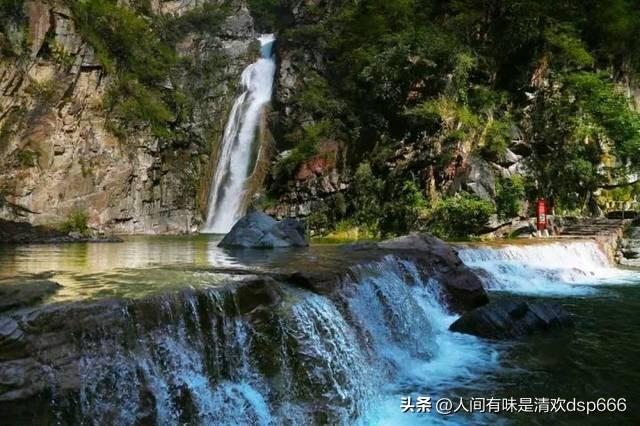 拜读友友上联，字句间尽是山林清幽、远离尘嚣的淡然意境，寥寥七字，便勾勒出深山雾绕