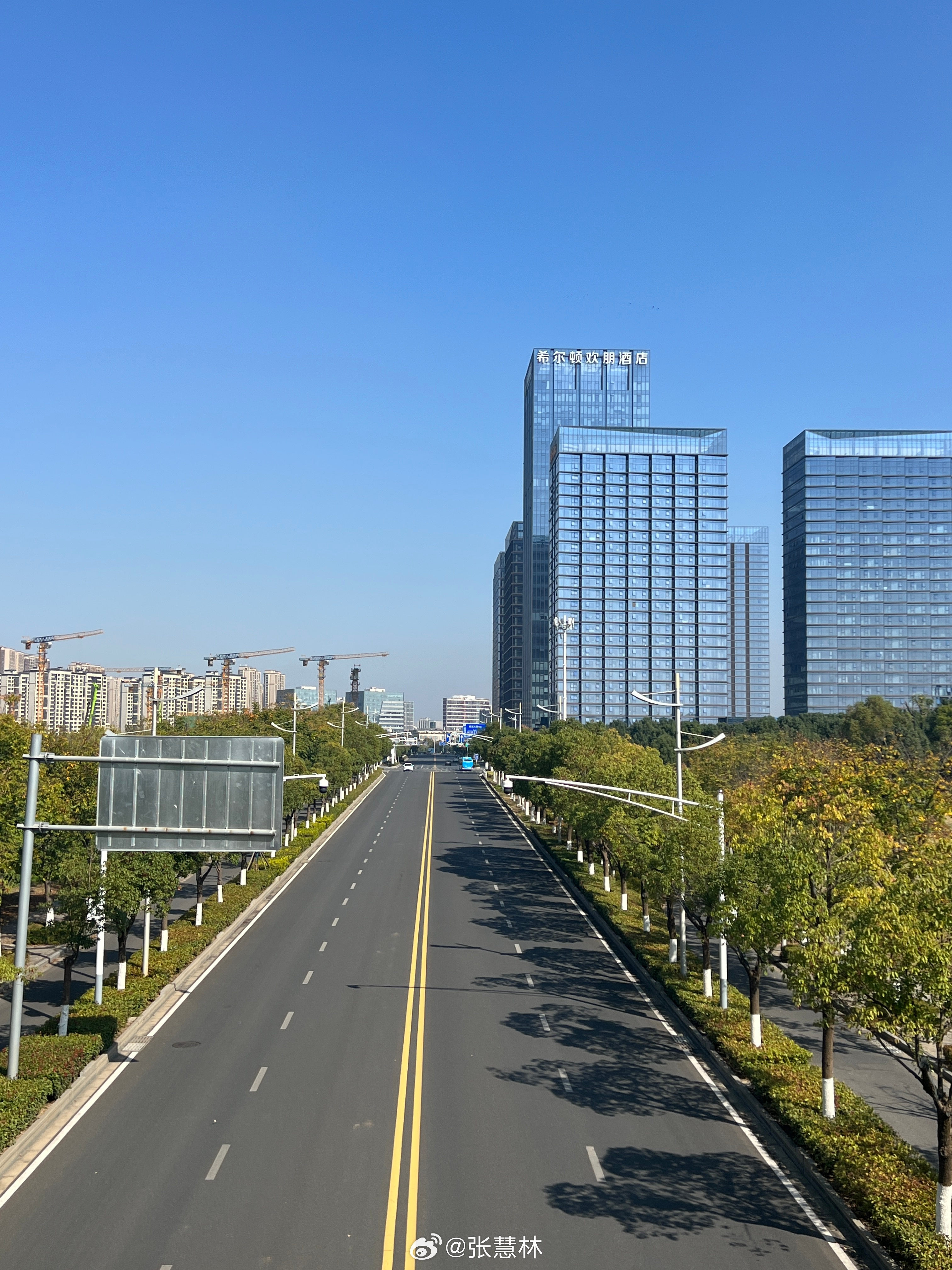 还以为五六点醒是身体出问题了一年365天，至少有360天都是早晨六点准时起床……