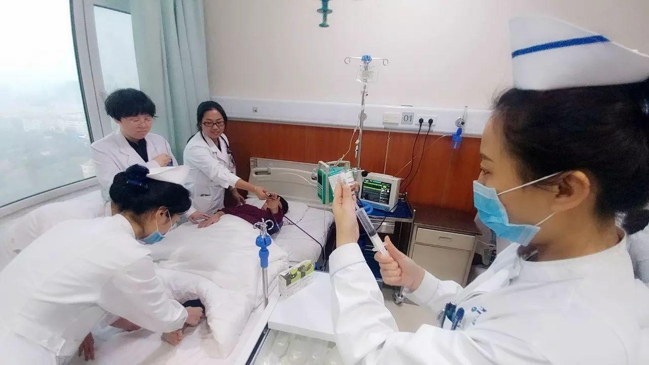 57岁女子睡前发冷，3小时后去世，医生提醒：老人睡前留心3个异常

在心脏科临床