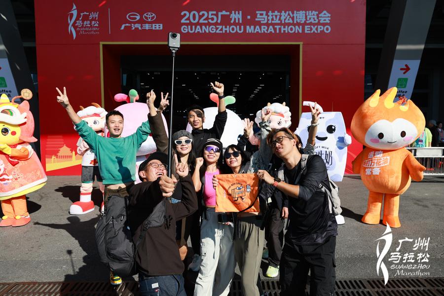 广马博览会火热开场：起跑提前半小时获赞，参赛包满载“湾区心意”