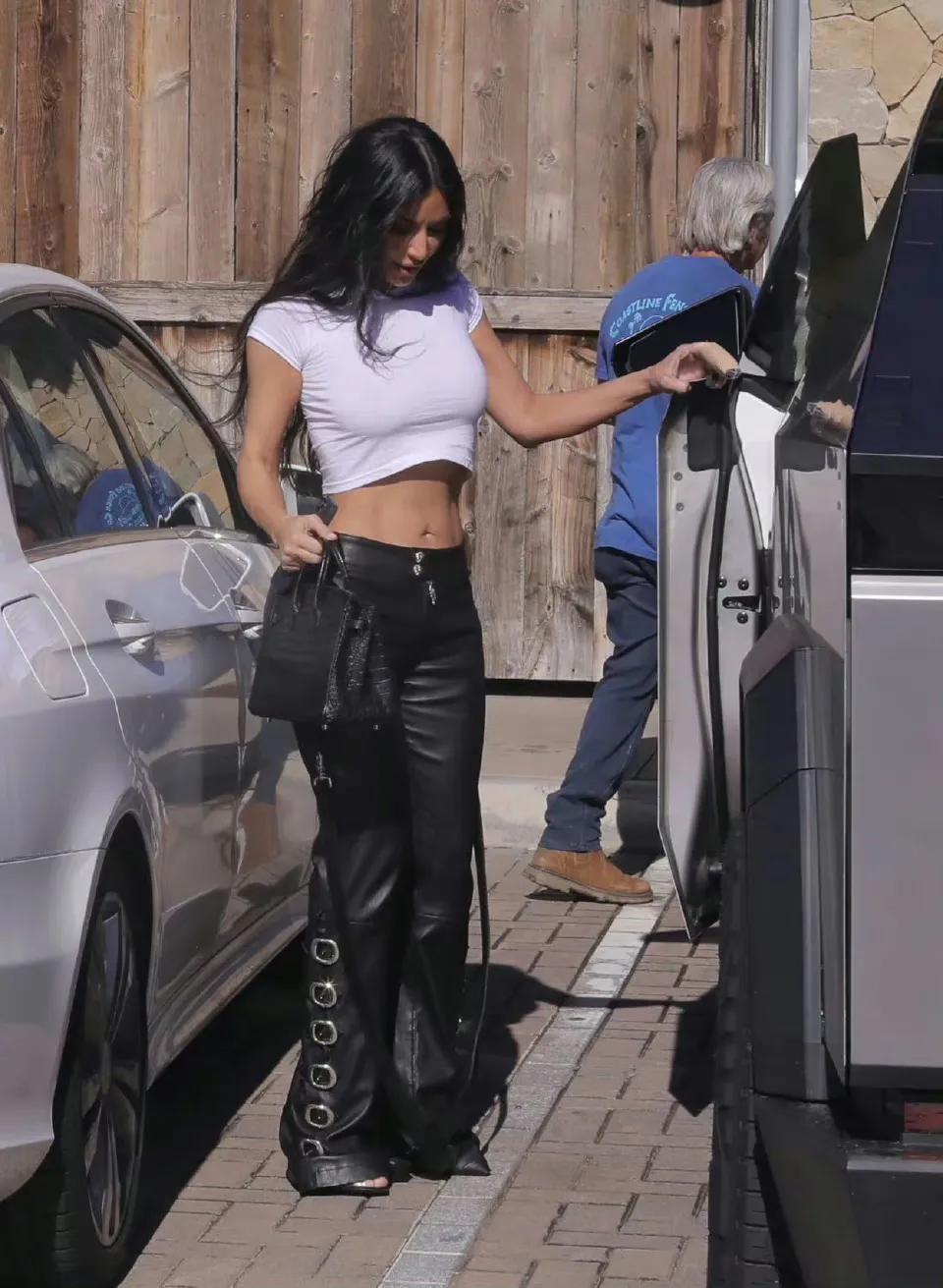强烈建议Kim Kardashian金卡戴珊来试试理想MEGA！ ​​​